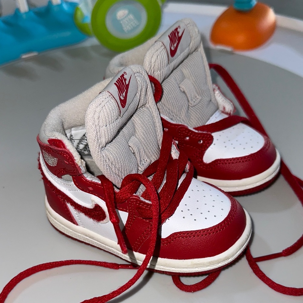 Nike Baby Air Jordan 1 - Red and White